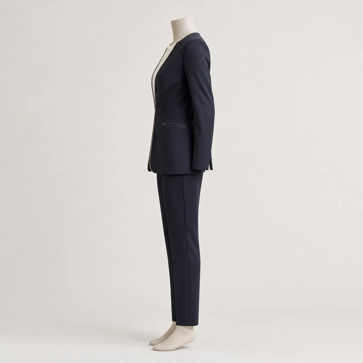 HO001 ELARA Guest Relations Suit - 7